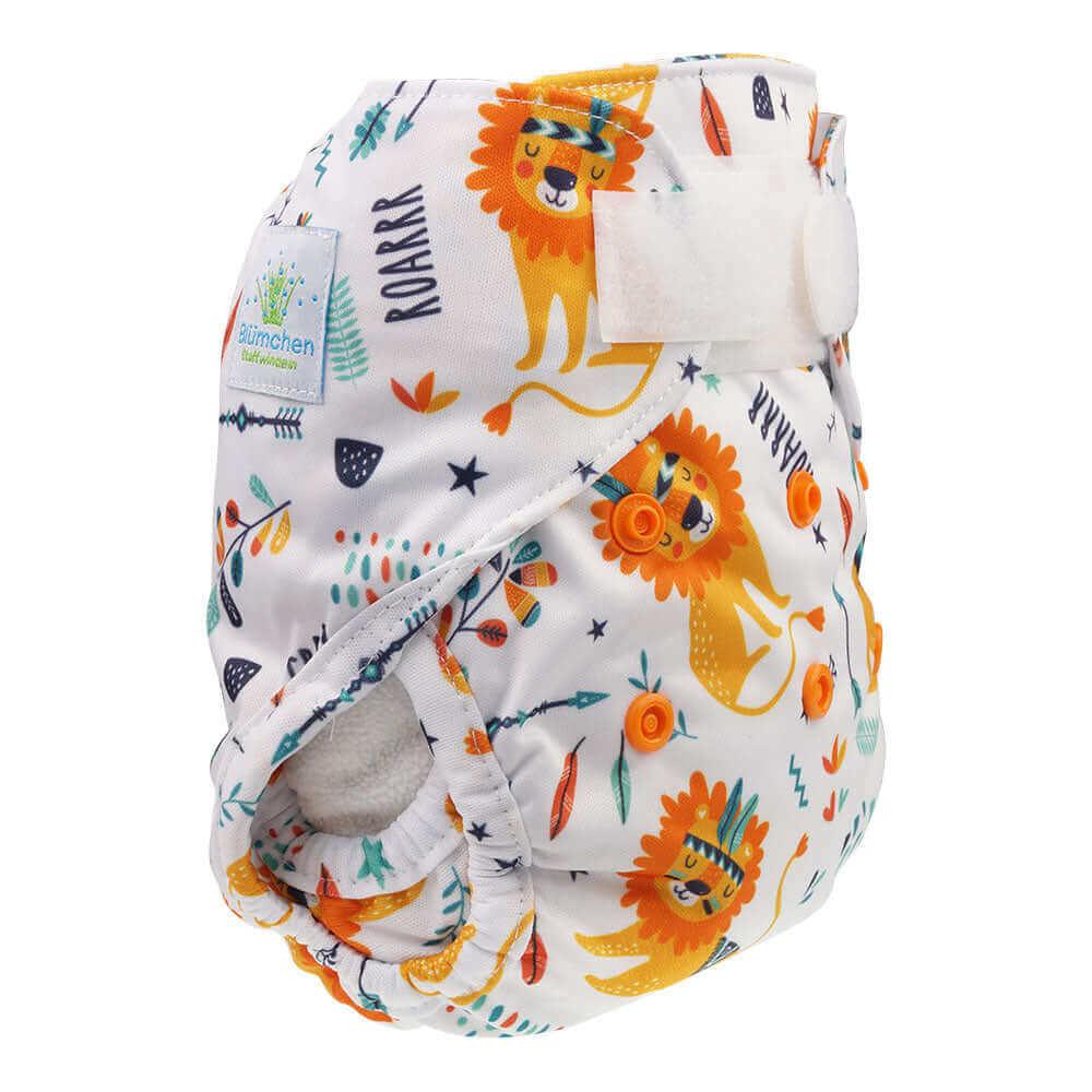 Blümchen Newborn Überhose Schläfriger Löwe - Windelposchi