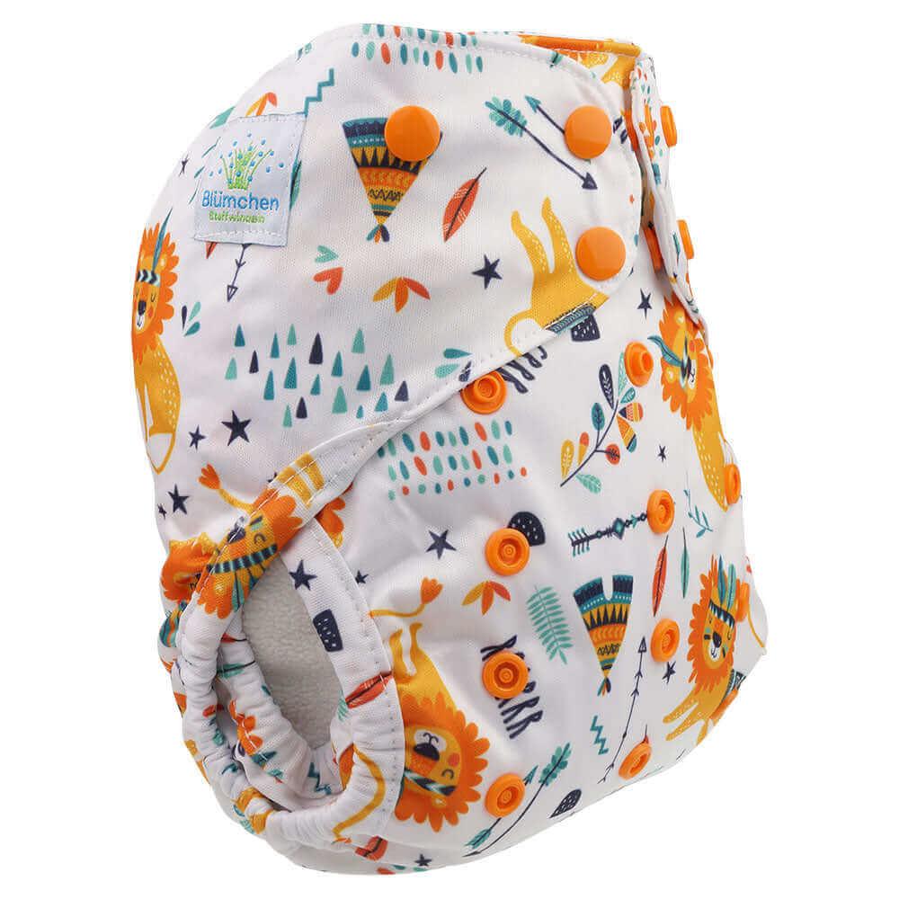 Blümchen Überhose Onesize Drucki Schläfriger Löwe - Windelposchi