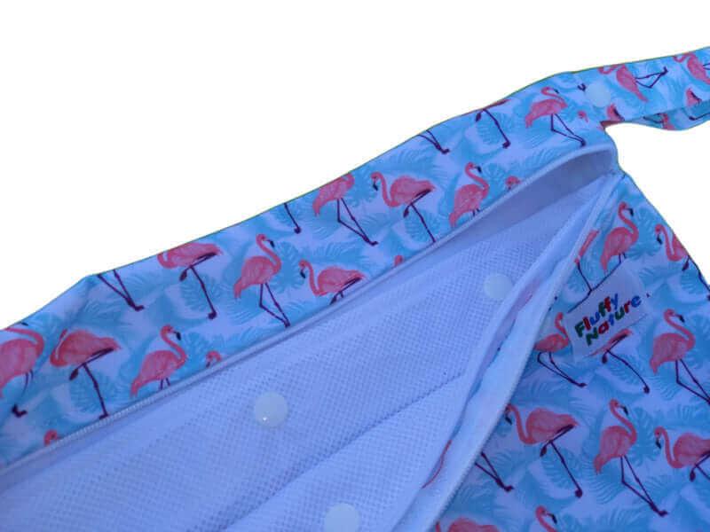 Fluffy Nature Wetbag Flamingos mit einknöpfbarem Wäschenetz - Windelposchi