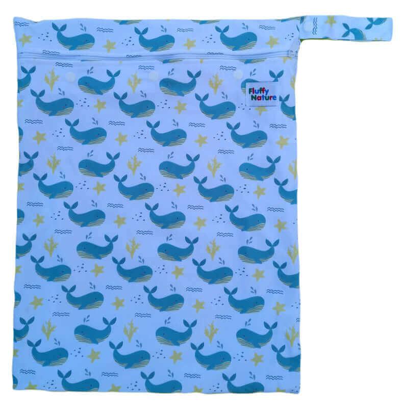 Fluffy Nature Wetbag Wale mit einknöpfbarem Wäschenetz - Windelposchi
