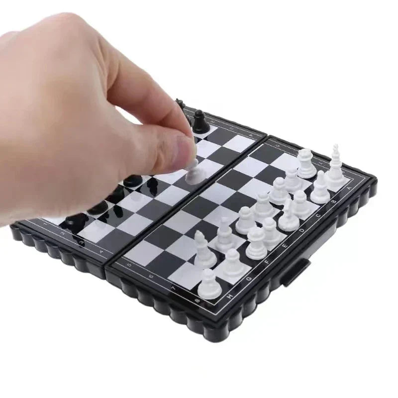 Thinkoro Magnetisches Schachspiel Kinder – Faltbares Lernspiel aus Kunststoff für Reisen & Zuhause