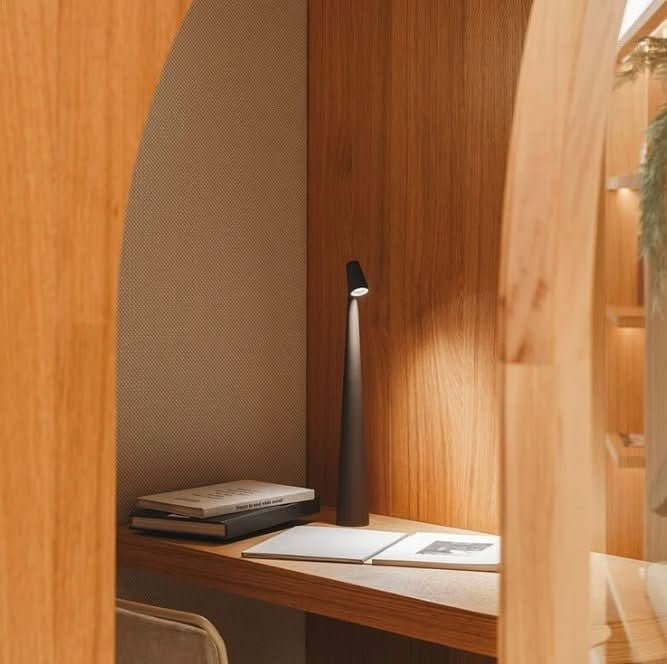 | Wiederaufladbare tragbare LED-Tischlampe