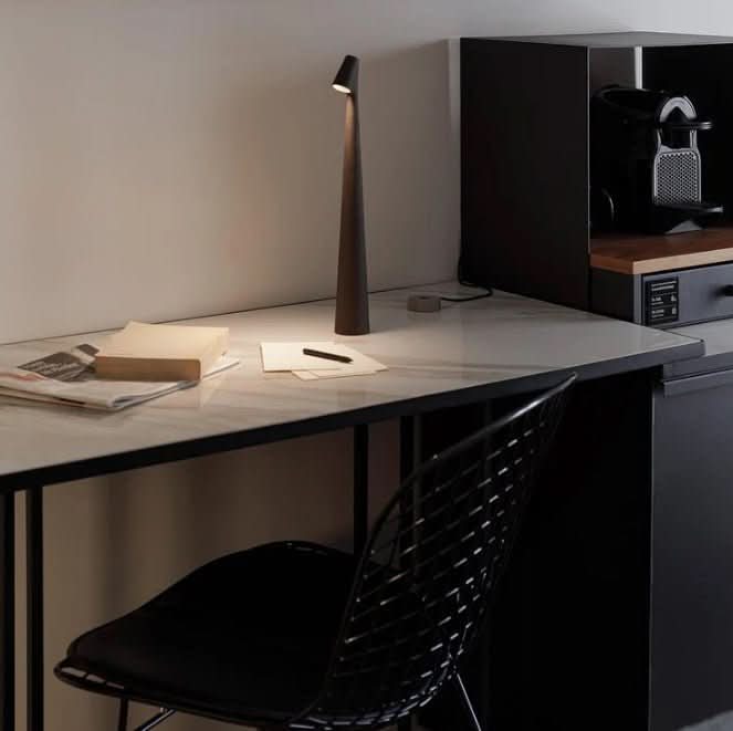| Wiederaufladbare tragbare LED-Tischlampe