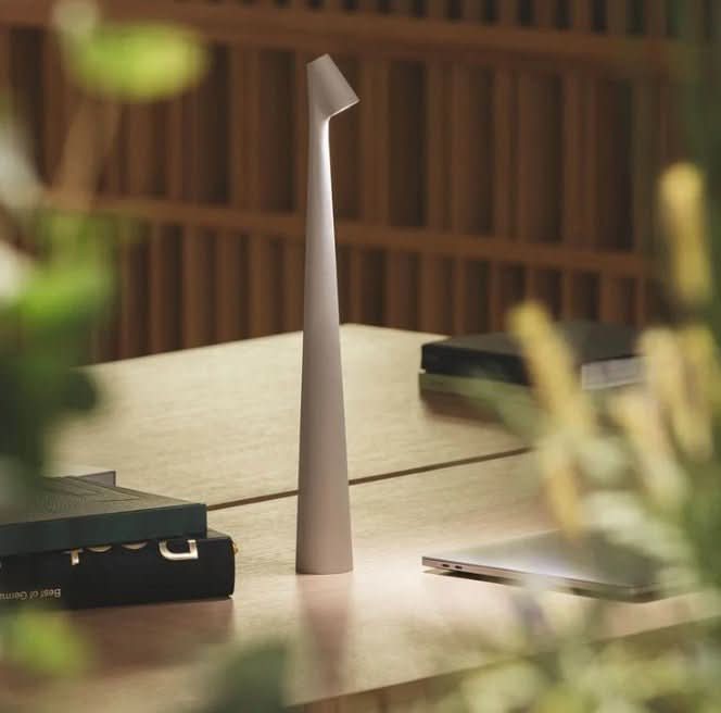 | Wiederaufladbare tragbare LED-Tischlampe